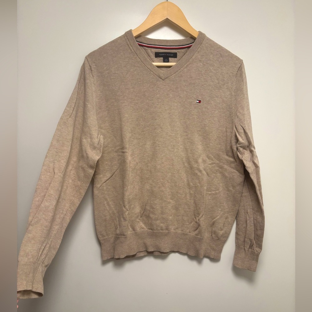 Tommy Hilfiger 20” PTP Men's Pullover Classic Sweater, Tan, Size Small.